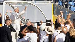 El papa, en Canarias: encuentro con migrantes, visita a Santa Ana y misa multitudinaria