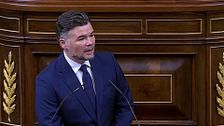 Rufián carga contra la izquierda y la derecha en la comparecencia de Pedro Sánchez: “Mírame a los ojos, ¿Sabía algo?”