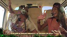 La emoción de Alvar y Alba Paul al bajar del helicóptero en su regreso de Honduras