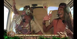 La emoción de Alvar y Alba Paul al bajar del helicóptero en su regreso de Honduras