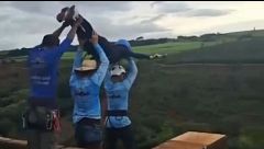 Seis detenidos por la organización del salto de puenting en el que murió una joven de 21 años en Brasil: no ataron la cuerda