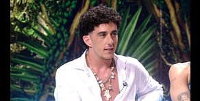 Alberto Ávila admite que "robó" comida a la organización de 'Supervivientes' y Álex Ghita estalla: "¿Pero qué cachondeo es este?"
