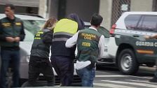Así le comunicaron entre emoción y lágrimas a Adrián, hijo de Elisa Abruñedo, que habían encontrado al autor del asesinato de su madre
