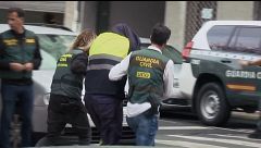 Así le comunicaron entre emoción y lágrimas a Adrián, hijo de Elisa Abruñedo, que habían encontrado al autor del asesinato de su madre