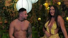 Un soltero de ‘First Dates’ sale corriendo al escuchar la canción de Lorenita Dubái: “No estoy para eso”