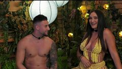 Un soltero de ‘First Dates’ sale corriendo al escuchar la canción de Lorenita Dubái: “No estoy para eso”