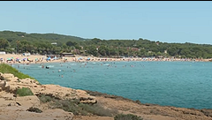 Investigan por qué se ahogaron los tres niños en la playa de Arrabassada de Tarragona: la zona "era de riesgo por resacas y corrientes"