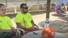 Multa de 750 euros por jugar al balón en las playas de Cádiz: "El objetivo, mantener la paz entre los bañistas"