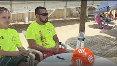 Multa de 750 euros por jugar al balón en las playas de Cádiz: "El objetivo, mantener la paz entre los bañistas"