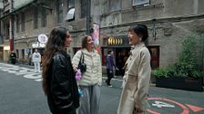 Lola Lolita y Sofía Surferss conocen a la ‘tiktoker’ más conocida de China
