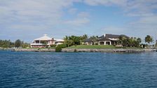 Casas junto al mar, canales privados y cero impuestos: el exclusivo estilo de vida en Freeport, Bahamas