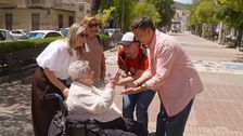 La emoción de la abuela del Leandro al descubrir que va a ser pregonero de Cieza