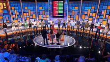 Los participantes de '¡Allá tú!' han sorprendido a Juanra Bonet con un número musical