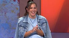 Anabel Pantoja se parte de risa con el comentario de Jordi al ver la presentación de Arantxa