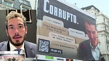 La audiencia cree que la lona llamando “corrupto” a Pedro Sánchez es solo “crítica política”