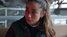 Lola Lolita, al límite, rompe a llorar tras su mayor momento de tensión junto al resto de invitados: "No podéis machacarla"