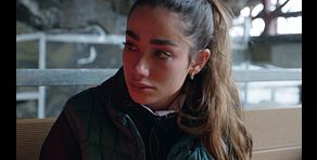Lola Lolita, al límite, rompe a llorar tras su mayor momento de tensión junto al resto de invitados: "No podéis machacarla"