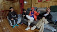 Illo Juan se parte de risa con la confesión de un joven lugareño de Fanpai sobre su pueblo: "Pero entonces, ¿qué nos ha dicho Jesús Calleja?"
