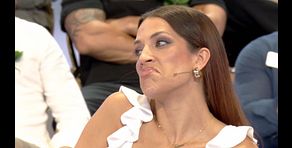 La reacción de Laura al descubrir que Lorenzo va a dar su versión en 'Amor… ¡O lo que surja!'
