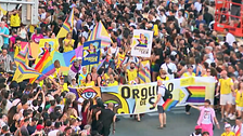 Dos generaciones, una misma lucha por la diversidad en el Orgullo de Madrid: del silencio a la visibilidad