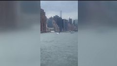 Un aterrizaje forzoso de un hidroavión en el río de Nueva York deja dos heridos leves