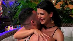 Carlos y Verónica suben la temperatura en el jacuzzi: “Se nota esa química”