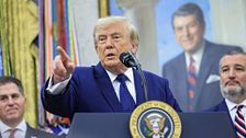 Donald Trump amenaza con detener "completamente" el comercio con España: es "una causa perdida, un aliado terrible"