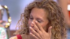 Elvira tiene un encuentro a cuatro con sus tres solteros favoritos y acaba emocionándose al hablar de la pérdida de su madre