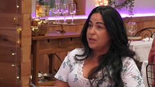 Mary a su cita de ‘First Dates’ sobre sus malas experiencias en el amor: “Han preferido estar con otros hombres”