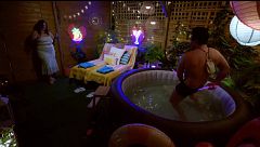 Dardo se viene arriba en el jacuzzi de ‘First Dates’: “¿A qué estás húmeda?”