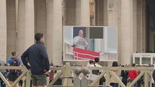 'Viajeros Cuatro' acude a un discurso del papa León XIV en El Vaticano: las imágenes