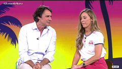 María Amores enseña el anillo con el que Ion Aramendi le pidió matrimonio