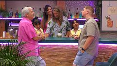 La atropellada petición de Carlos Sobera a un soltero de ‘First Dates Summer’: “¿Te puedo pedir que me cantes algo de Whitney Houston?”