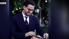 El jamonero que conquistó la boda de Suso y Marieta: de cortar jamón a convertirse en el nuevo acompañante de Anita Williams
