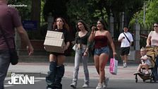 Jenni Alcoholado la lía en plena calle: ¡pierde los pantalones cruzando un semáforo y la gente no da crédito!
