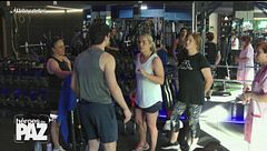 Una clienta de un gimnasio se enfrenta a una situación injusta contra una limpiadora