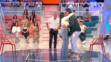 Marina y Ariel se dan el primer beso de 'Amor… ¡O lo que surja!' tras confesar su flechazo: "Me palpita el corazón"