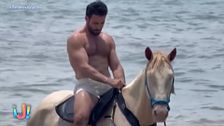 Miguel Ángel Silvestre sube la temperatura como nunca con su última publicación trotando a caballo y sin camiseta