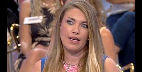 Raquel, enfadada tras descubrir que Juan quería quedar con Ainhara: "Eres un 'charlas'"