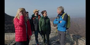 “No os he dicho la verdad”: Jesús Calleja sorprende a sus invitados con un inesperado giro en su recorrido por la Gran Muralla China