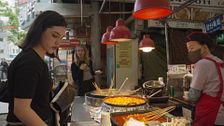 Kimchi, tteokbokki y pulpo vivo: el mercado coreano que recibe 23 millones de visitantes al año