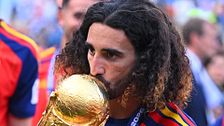 La respuesta de Marc Cucurella sobre su promesa de tatuarse la cara de Luis de la Fuente