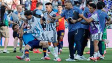 La tangana del final del partido, con España ya campeona del mundo