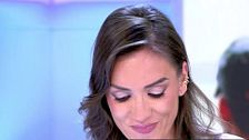 Patricia Pardo rompe a llorar durante la entrevista a los padres de las presuntas víctimas del monitor