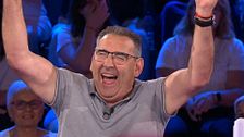 La divertida reacción de Eduardo después de llevarse uno de los peores premios en '¡Allá tú!'