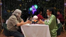 Lorena, en shock al ver a su cita comerse una almeja en ‘First Dates’: “No son modales”