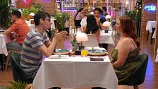 Toni se frota las manos al conocer los gustos sexuales de su cita en ‘First Dates’: “¿Puedo aplaudir ya?”