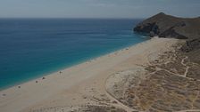 La Playa de los Muertos: el paraíso de aguas cristalinas con una historia marcada por naufragios