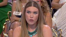 Raquel se muestra indignada al saber que Juan Carlos no quiere seguir conociéndola: "Tú viniste a mi habitación"