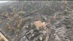 Las imágenes aéreas de un dron muestran la magnitud de los incendios: más de 77.000 hectáreas reducidas a cenizas